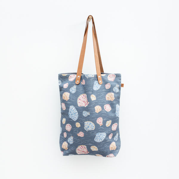 An image of National Trust Shell Searching Cotton Shopper Bag