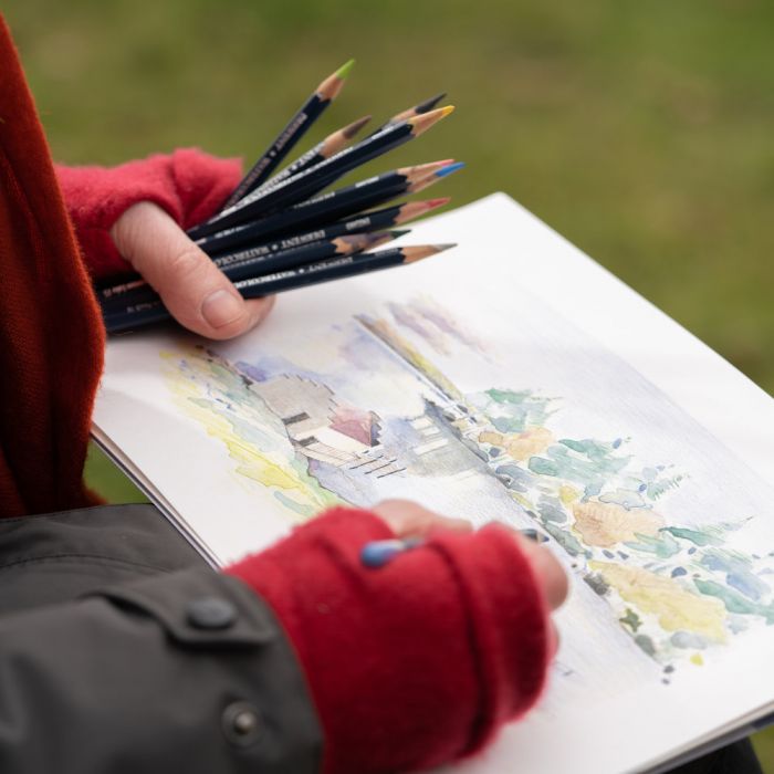 National Trust 12 Watercolour Pencils in Tin, Derwent