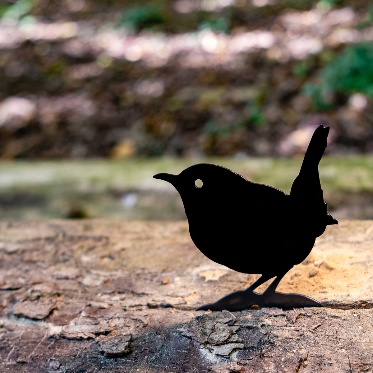 An image of Wren Silhouette Fence Topper
